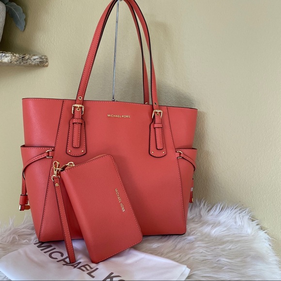 Michael Kors jet set voyager shoulder tote &wallet - Picture 5 of 15